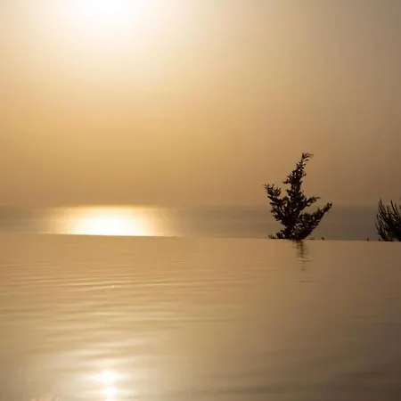 Aqua Terra Tria Tsoukaládhes